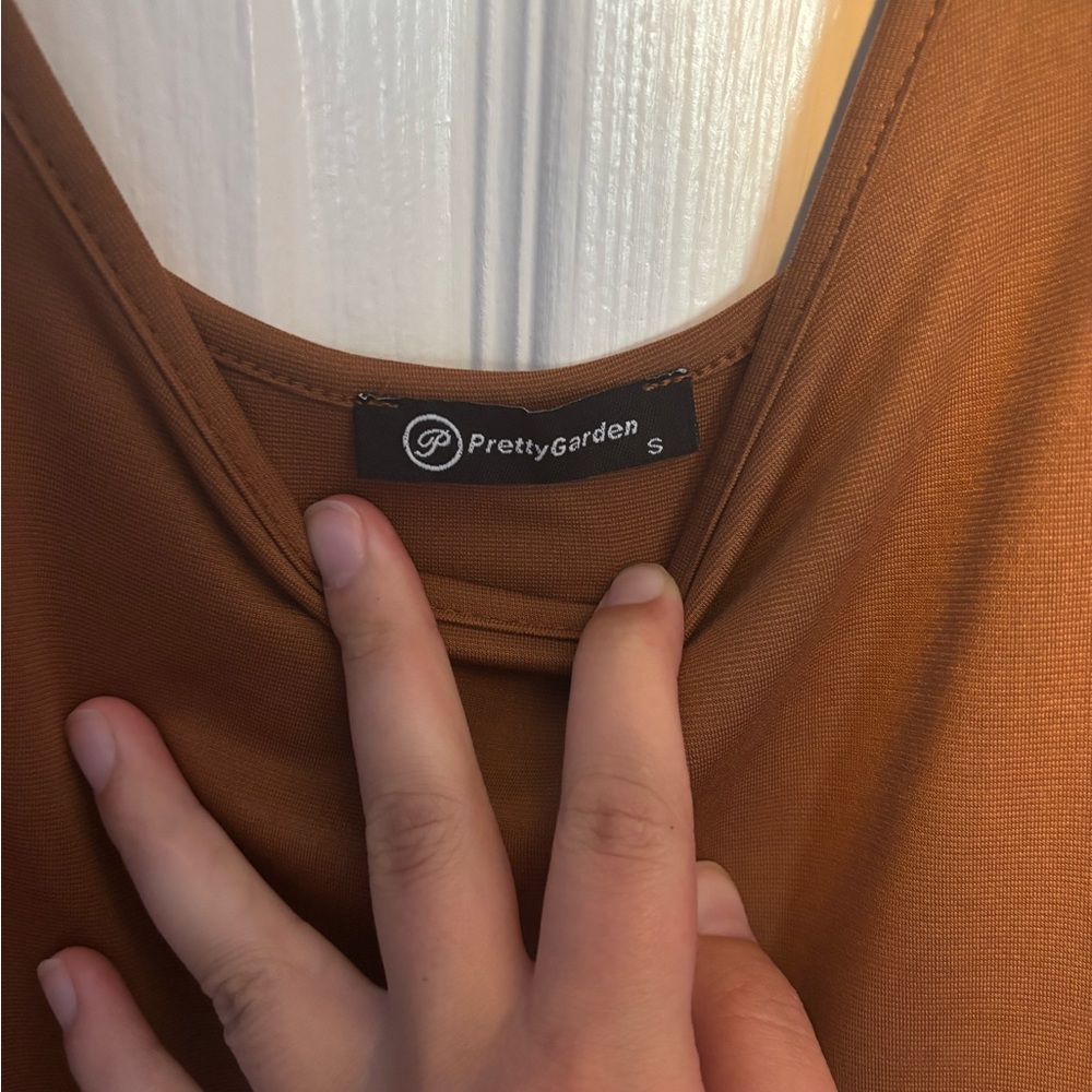 Brown Maxi Dress with White and Ruffle Accents - Picture 4 of 5